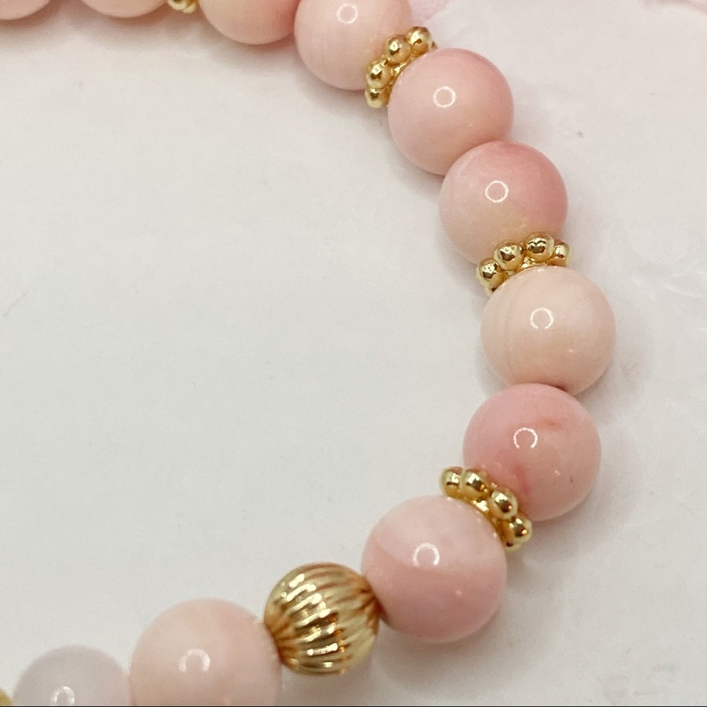 Queen Conch Shell Rose Bracelet - Picture 5 of 10